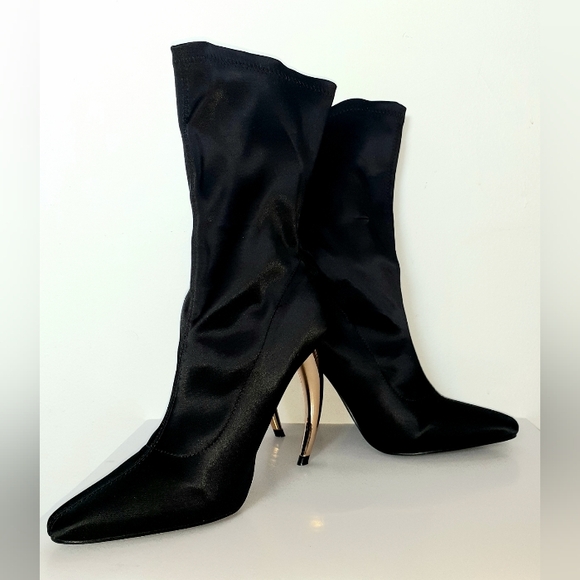 Pointed Toe Curved Gold Heel Silky Sock Booties - Size 7.5 - Picture 4 of 15